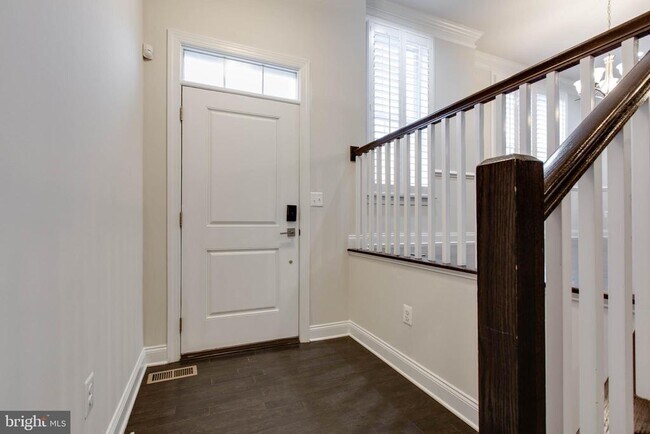 Foto del edificio - 8526 Pine Springs Dr