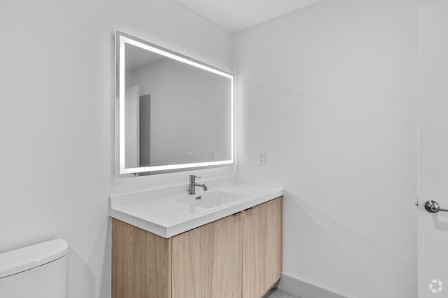 3BR, 3BA - 1,267SF - Bathroom - Gardens Residences