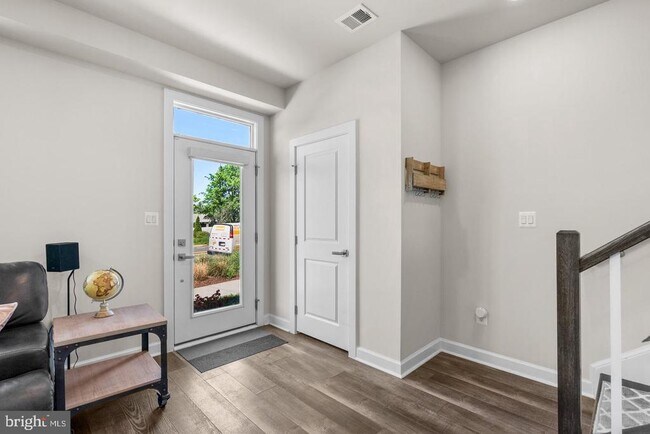 Building Photo - 12998 Hattontown Square