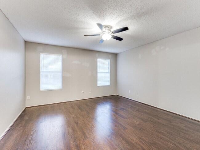 Building Photo - 541 Hertford St