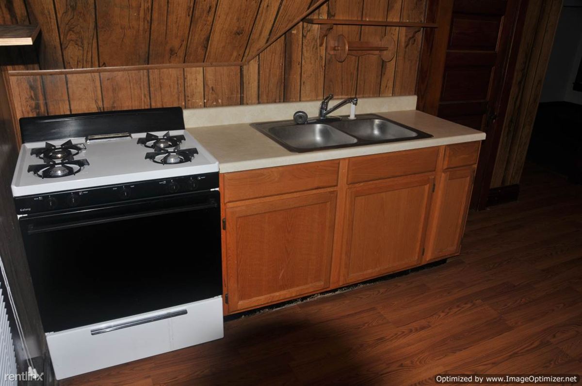 126 Greenly St, Adrian, MI 49221 Condo for Rent in Adrian, MI