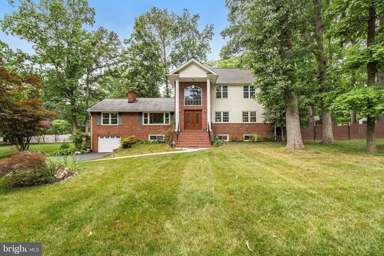 Primary Photo - 3530 Laurel Leaf Ln