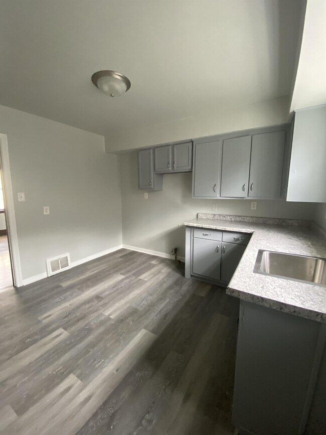 Foto del edificio - 4772 Madison St