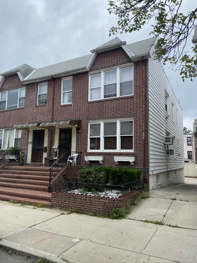 Foto principal - 58 Bay 7th St