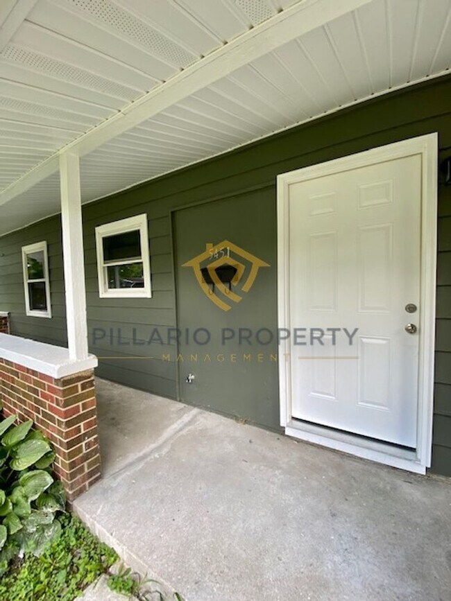 Foto del edificio - Devington, 1950s Ranch on the East Side wi...