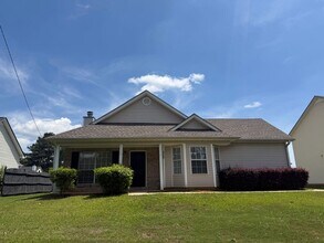 Building Photo - 9360 Thomas Rd