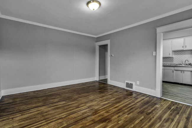Building Photo - 1697 Seneca St