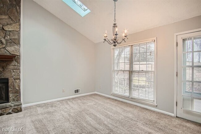 Building Photo - 3 br, 2.5 bath House - 365 Laurelwood Driv...