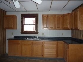 Building Photo - 3 br, 1 bath House - 112 E. Pratt St