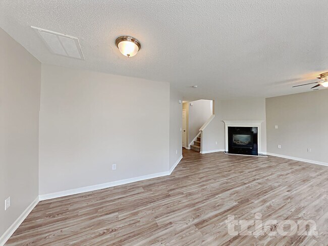 Foto del edificio - 4429 Devonhill Ln