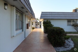 Building Photo - 147 Valencia Blvd