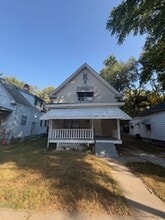 Building Photo - 1031 E Behrends Ave
