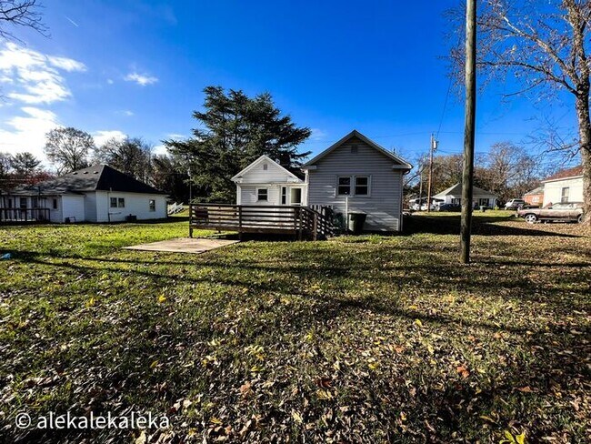 Building Photo - Adorable 2 Bedroom, 1 Bathroom in Eden - A...