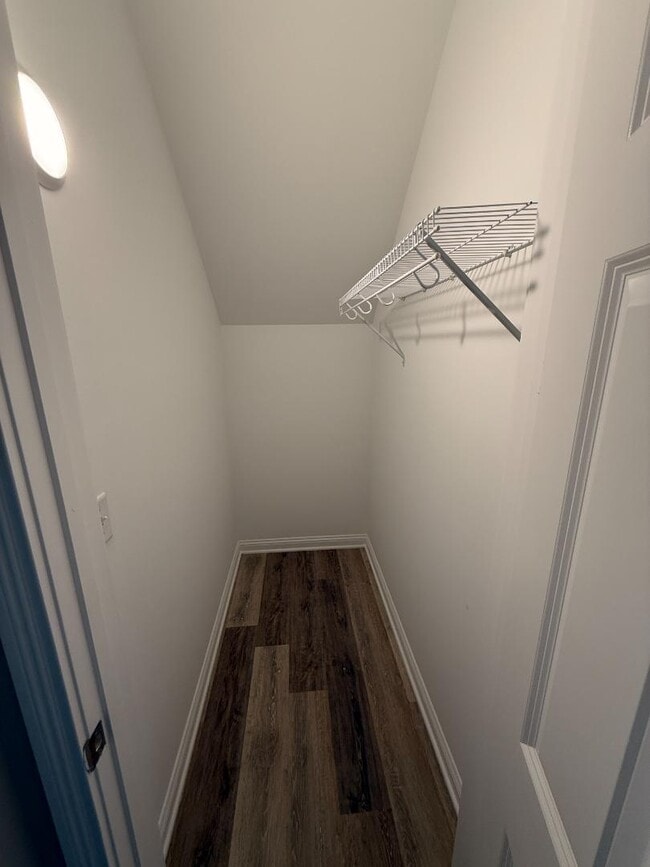 Building Photo - 121 Cammy Ct