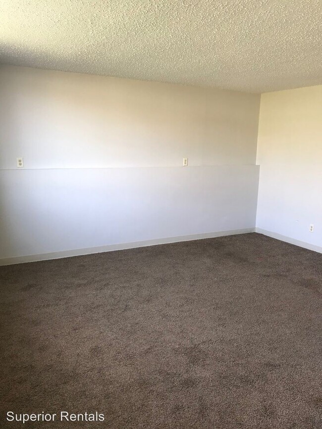 Building Photo - 2 br, 1 bath Apartment - 401 Melody Lane