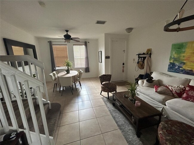 Foto del edificio - 5590 NW 107th Ave