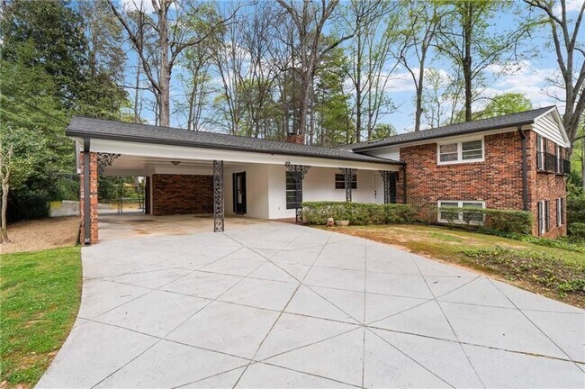 Foto del edificio - 274 Land O Lakes Ct NE