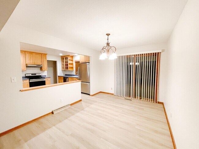 Foto del edificio - 1172 Highview Dr