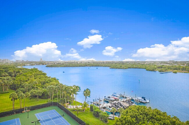 Foto del edificio - 2121 N Ocean Blvd