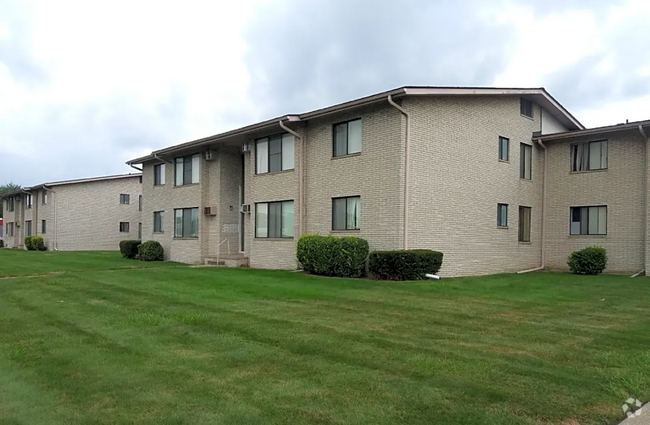 Building Photo - Mound Manor Apartments