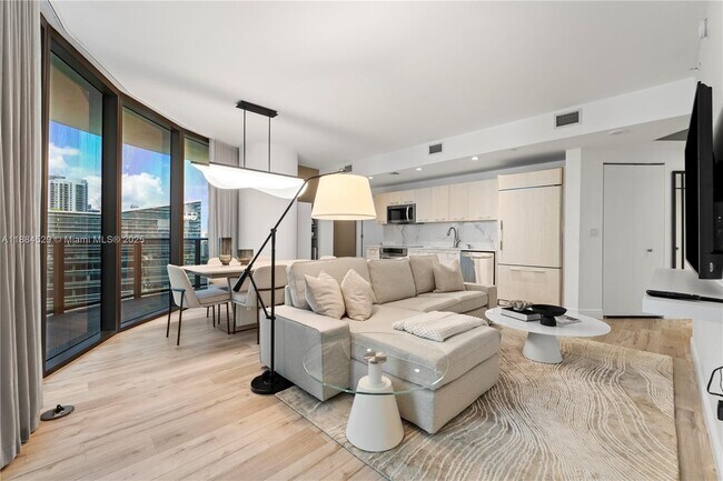 Foto del edificio - 45 SW 9th St