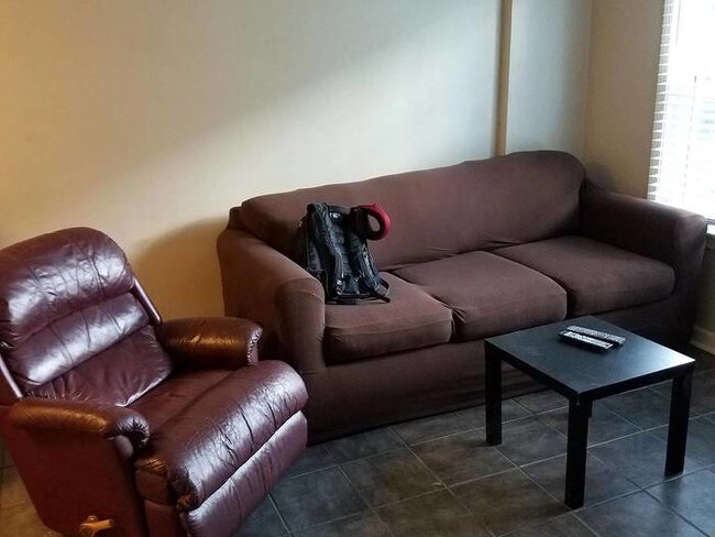 Foto del edificio - Apartment in the Heart of Five Points