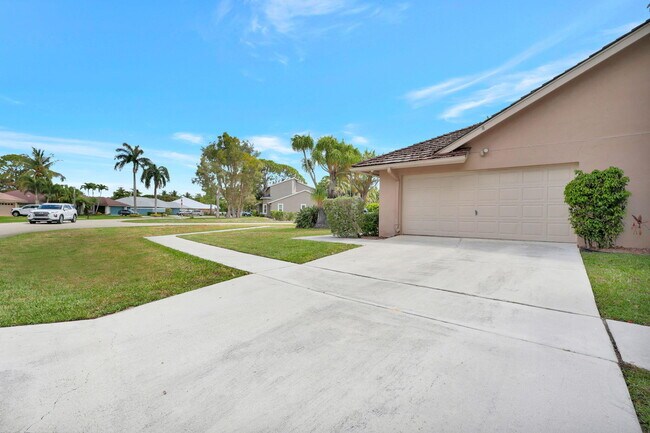 Building Photo - 1819 Staimford Cir