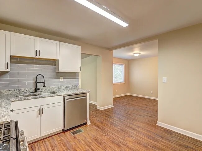 Foto del edificio - 5164 Phillips Dr