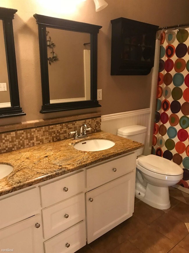 Foto del edificio - 2884 Hillside Ct