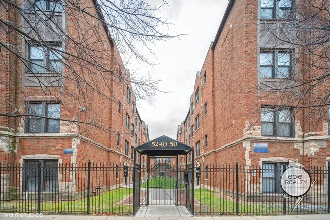 Building Photo - 5250 S Drexel Ave