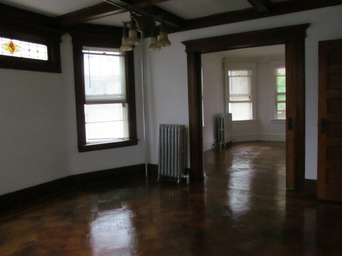 Building Photo - 4 Cottage St