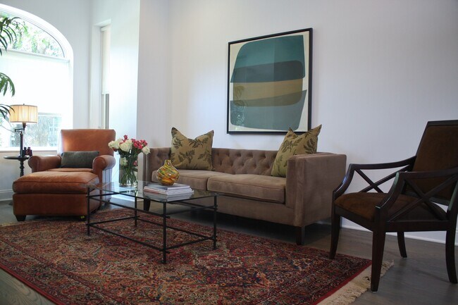 Foto del edificio - 2653 N Wilton Ave