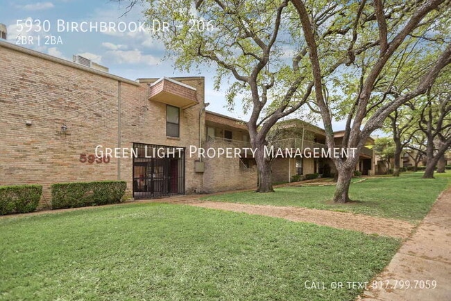 Building Photo - 5930 Birchbrook Dr