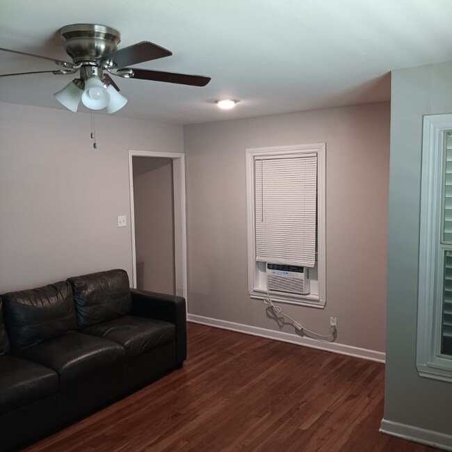 Foto del edificio - 2717 Rogers St