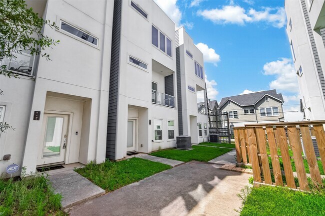 Foto del edificio - 2114 Engelmohr St