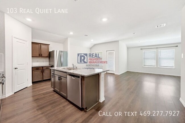 Foto del edificio - 103 Real Quiet Ln