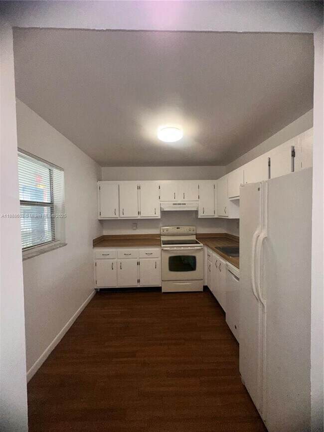 Foto del edificio - 1800 SW 81st Ave