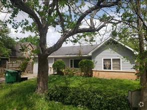 Building Photo - 5400 Lotus St