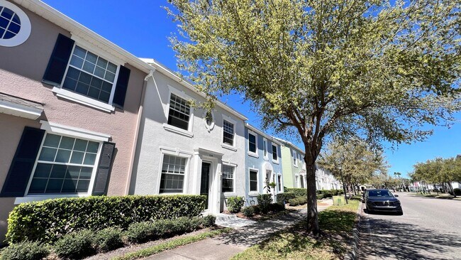Foto del edificio - Fantastic Avalon Park 3 bed/2 bath Townhome!