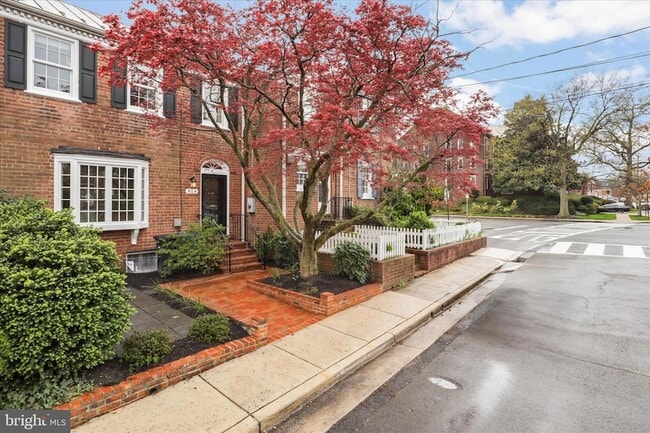 Photo - 414 Jefferson St Townhome