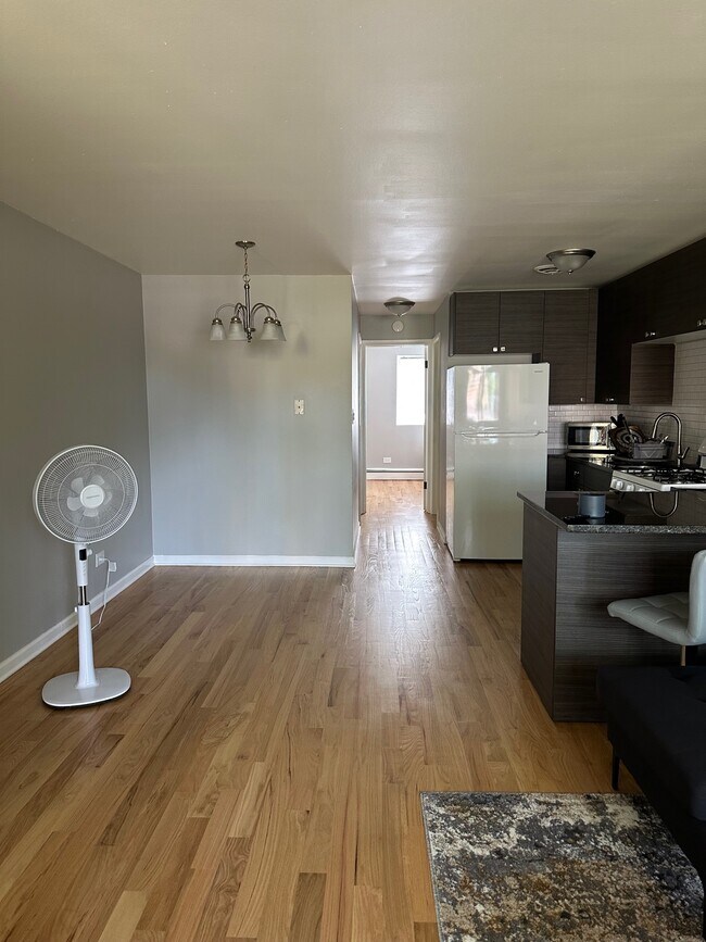 Foto del edificio - 8506 Waukegan Rd