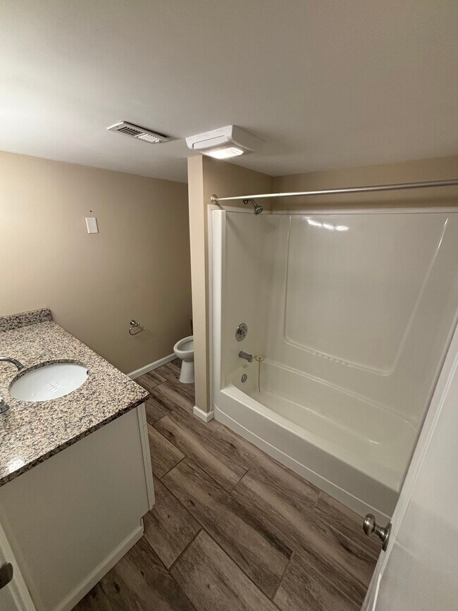 Building Photo - 657 N Golf Villa Rd