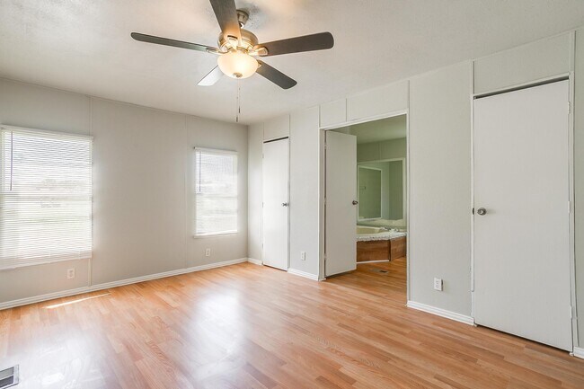Foto del edificio - 149 Valley Meadows Dr