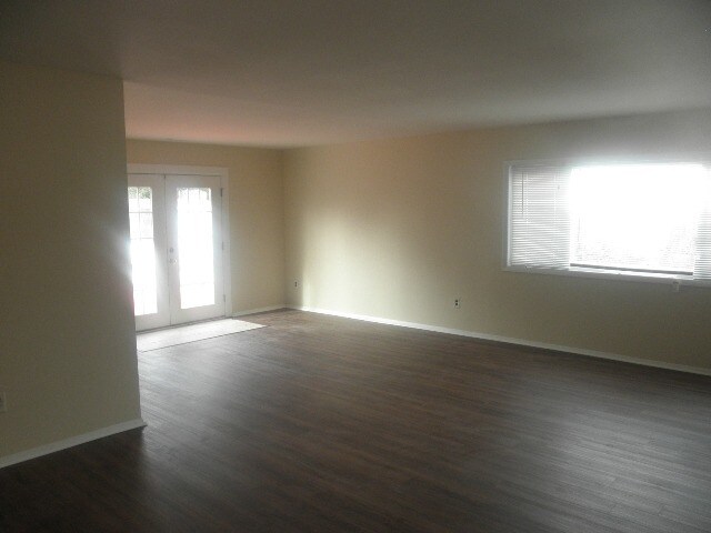 Building Photo - 9010 Chateaugay Ct