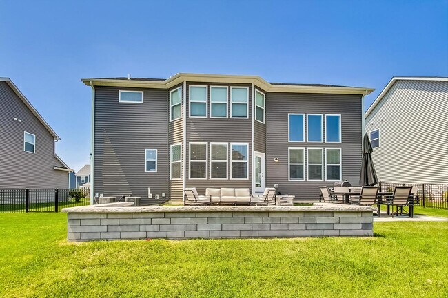 Foto del edificio - 2304 Corn Lily Rd