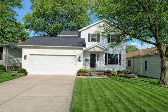 Building Photo - 6645 Queens Park Ave