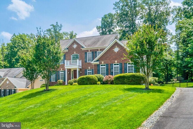Foto del edificio - 9045 John Sutherland Ln
