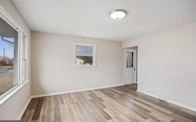 Foto del edificio - 9 Easlick Ave