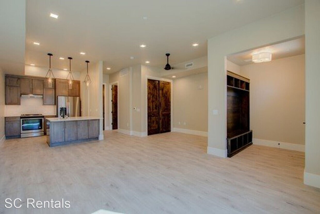 Foto principal - 302 N Meldrum St
