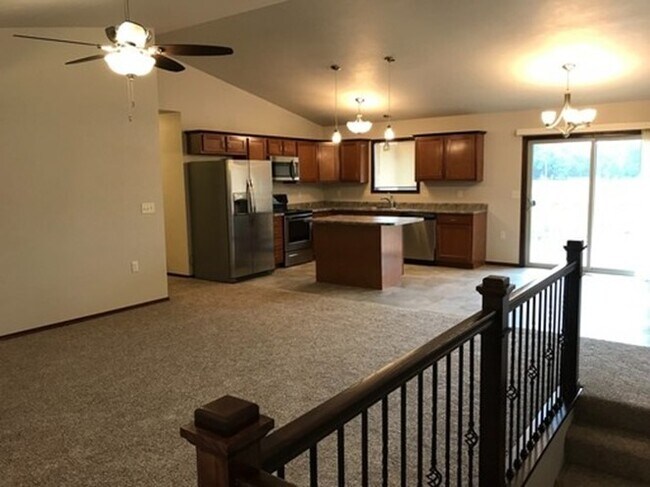 Foto del edificio - 320 Vernon Dr